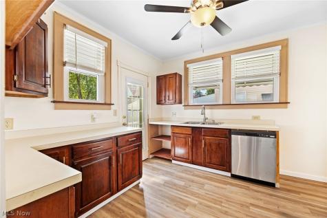 1480 Huguelet Street Akron OH 44305