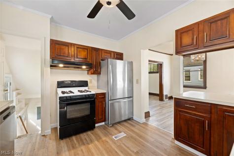 1480 Huguelet Street Akron OH 44305