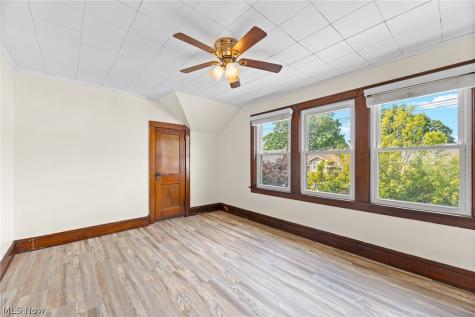 1480 Huguelet Street Akron OH 44305