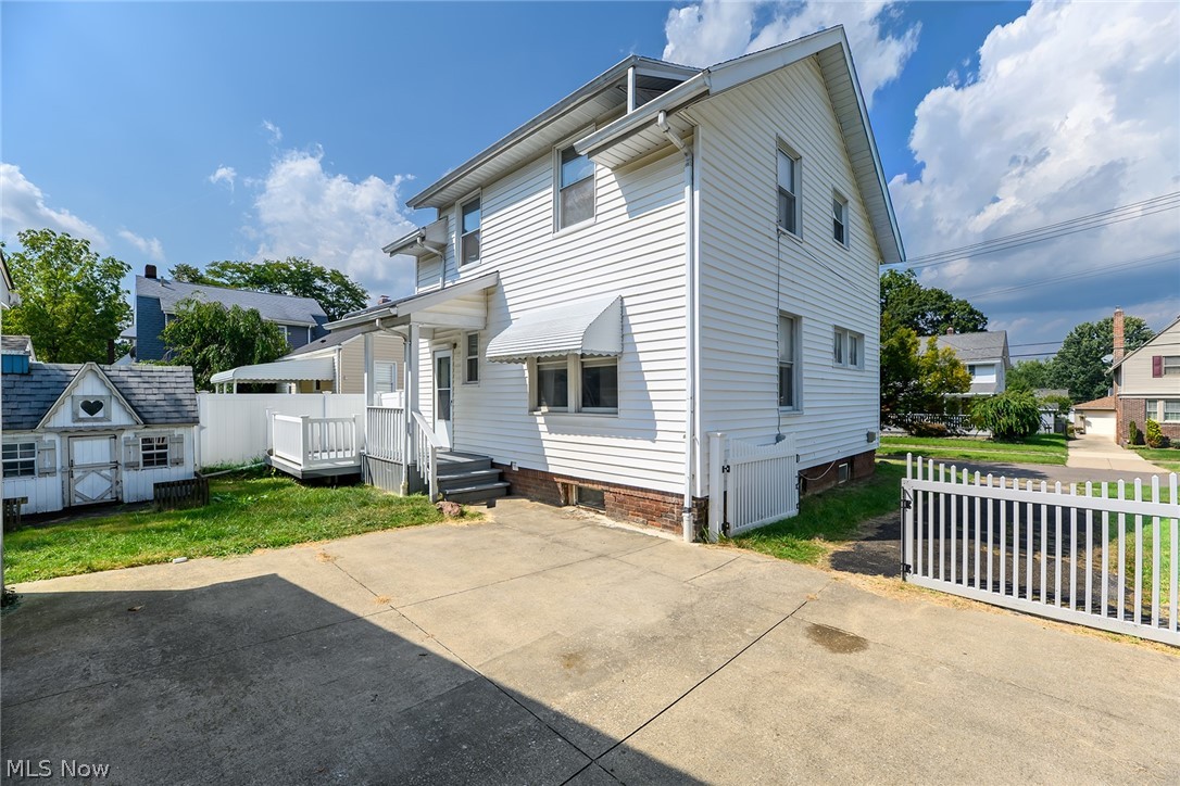 1480 Huguelet Street Akron OH 44305