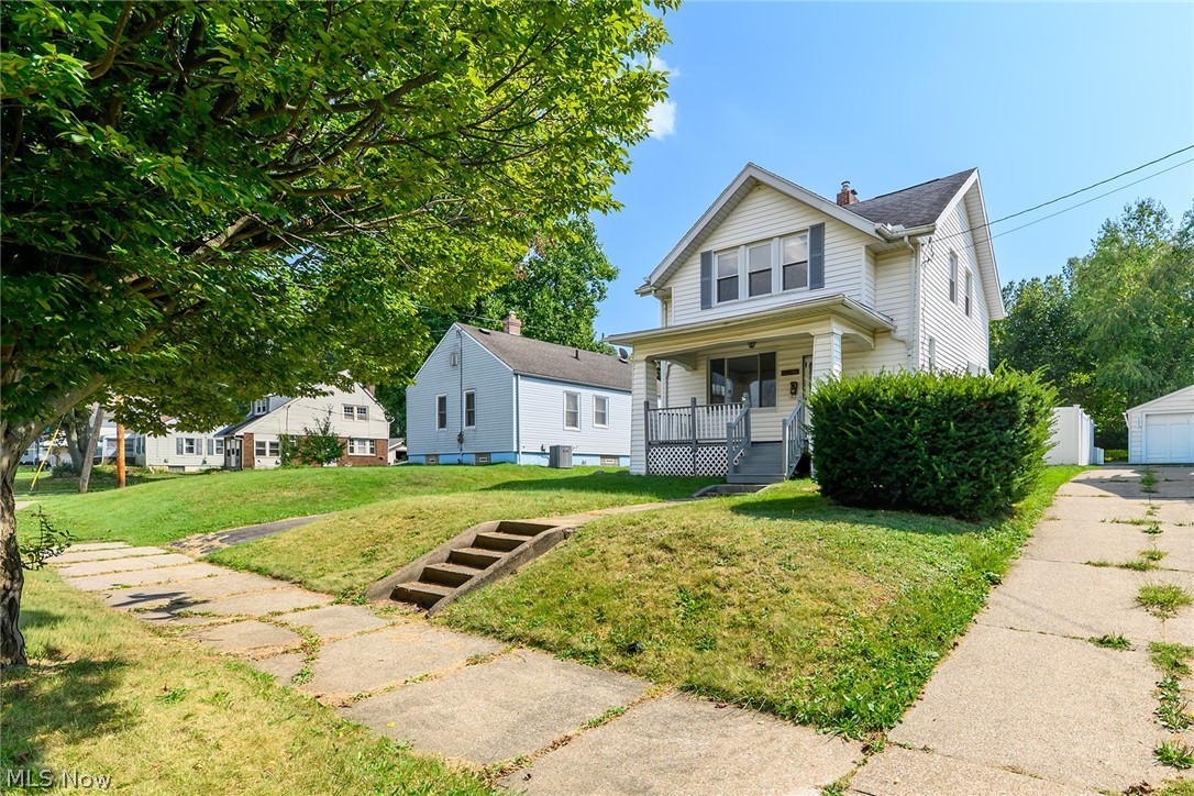 1480 Huguelet Street Akron OH 44305