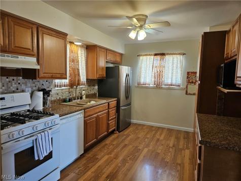 5770 Pemberton Drive Brook Park OH 44142