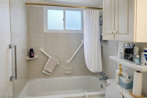 5770 Pemberton Drive Brook Park OH 44142