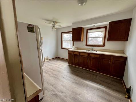 12328 Park Knoll Drive Garfield Heights OH 44125