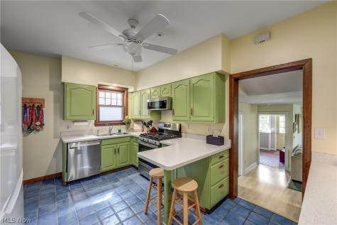 14013 Clifton Boulevard Lakewood OH 44107
