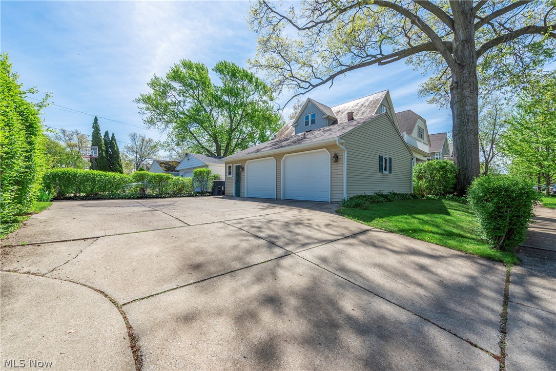 14013 Clifton Boulevard Lakewood OH 44107