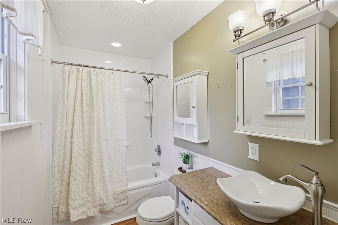 11981 Clay Street Huntsburg OH 44046