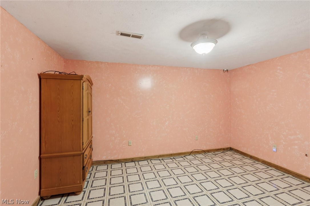 11981 Clay Street Huntsburg OH 44046