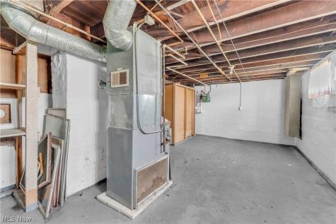 9001 Rosewood Avenue Cleveland OH 44105