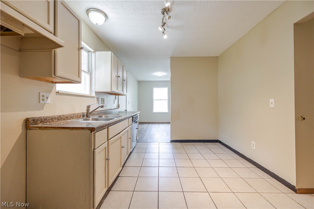 1404 Lakeview Avenue Cleveland OH 44112