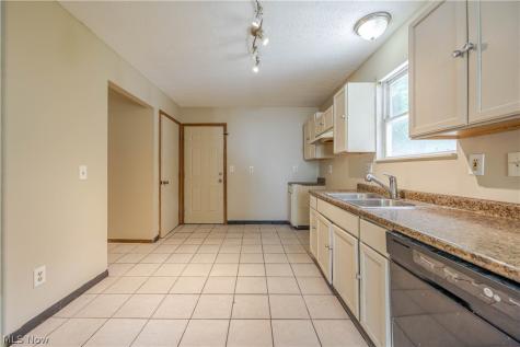 1404 Lakeview Avenue Cleveland OH 44112