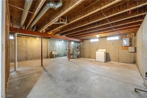 1404 Lakeview Avenue Cleveland OH 44112