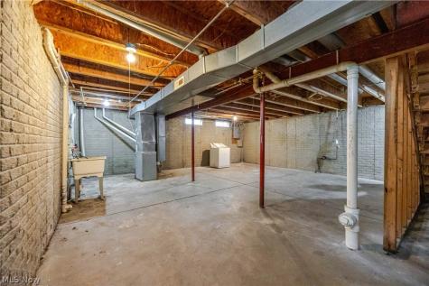 1404 Lakeview Avenue Cleveland OH 44112