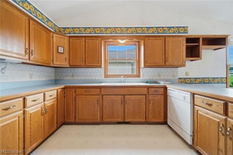 733 Joel Circle Louisville OH 44641