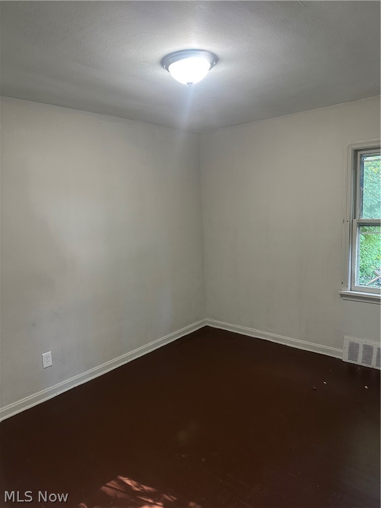 16015 S Lotus Drive Cleveland OH 44128
