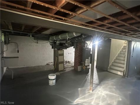 16015 S Lotus Drive Cleveland OH 44128