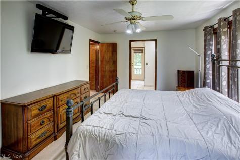 77 Carr Road Hinckley OH 44233