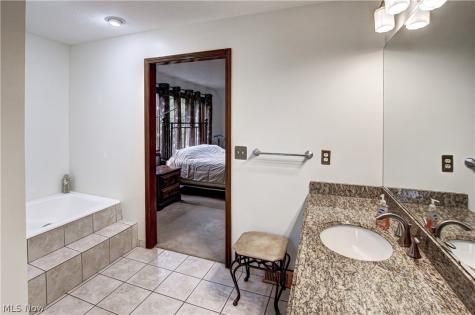 77 Carr Road Hinckley OH 44233