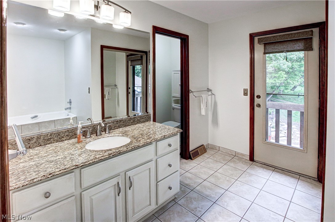 77 Carr Road Hinckley OH 44233