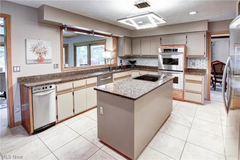 77 Carr Road Hinckley OH 44233