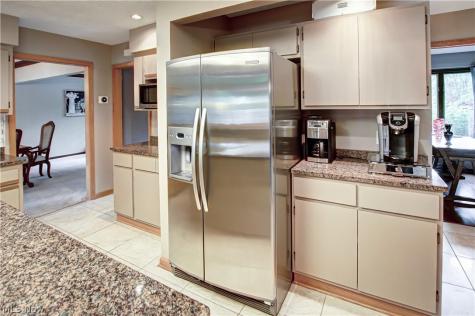 77 Carr Road Hinckley OH 44233