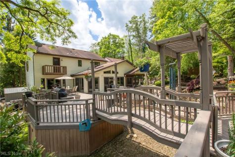 77 Carr Road Hinckley OH 44233
