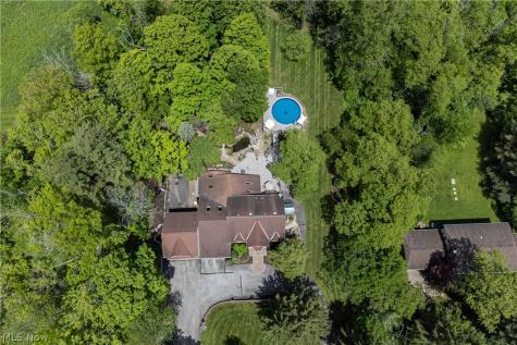 77 Carr Road Hinckley OH 44233