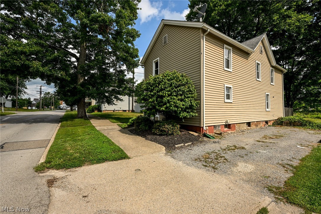 210 Pittsburgh Street Columbiana OH 44408