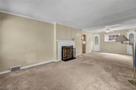 91 E 212th Street Euclid OH 44123