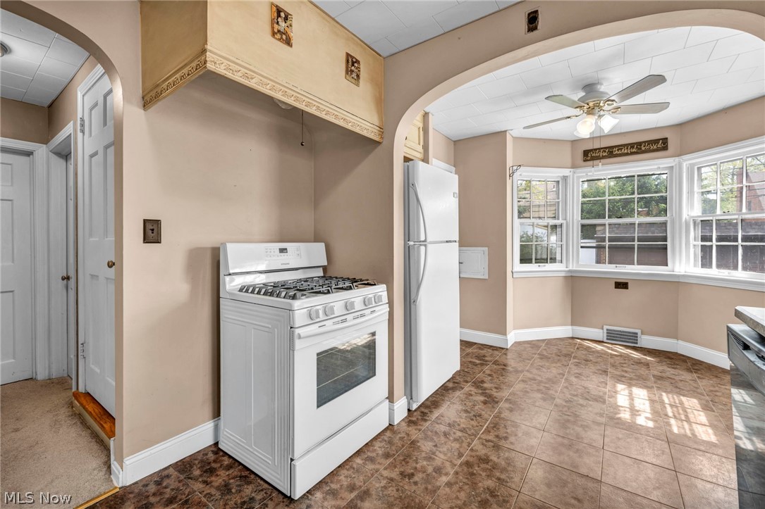 91 E 212th Street Euclid OH 44123