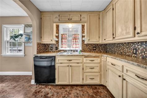 91 E 212th Street Euclid OH 44123
