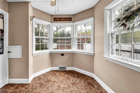 91 E 212th Street Euclid OH 44123
