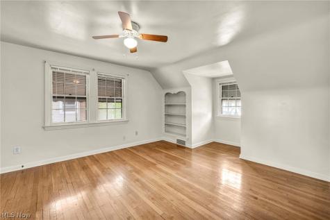 91 E 212th Street Euclid OH 44123