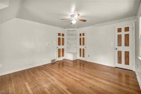91 E 212th Street Euclid OH 44123