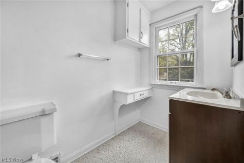 91 E 212th Street Euclid OH 44123