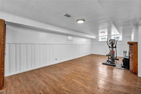 91 E 212th Street Euclid OH 44123