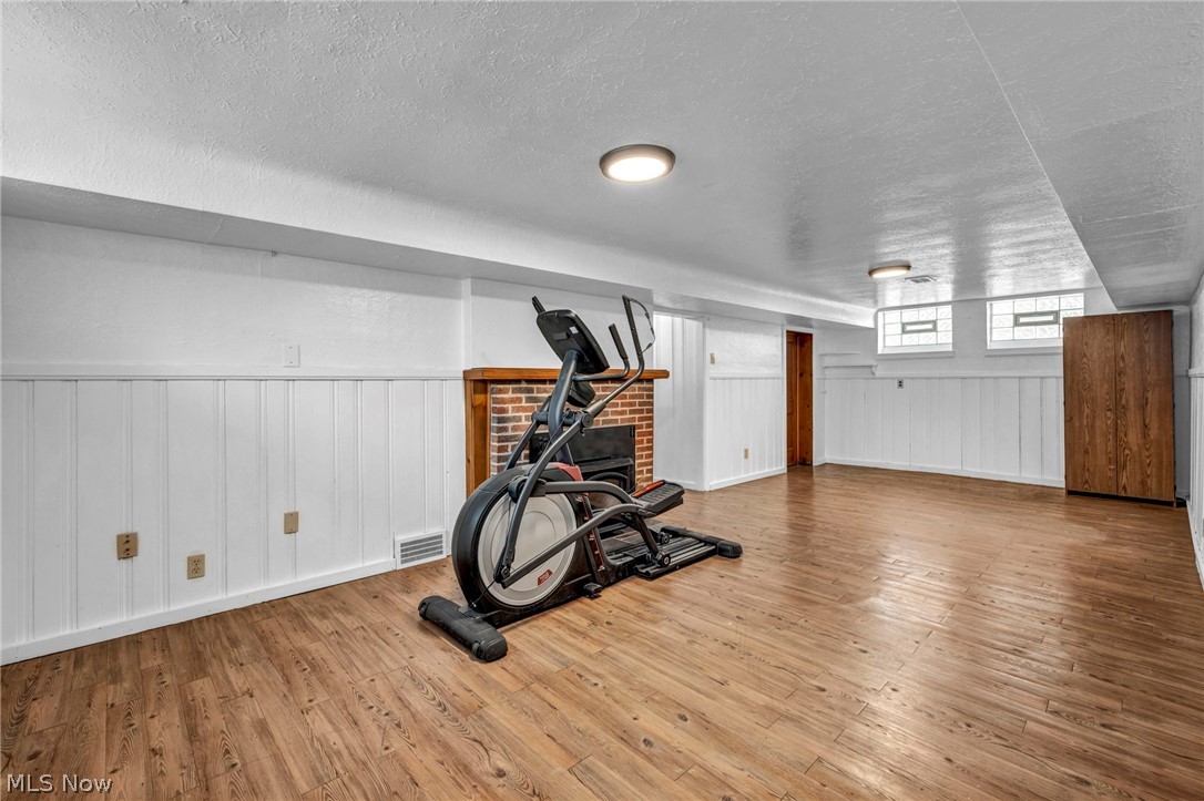 91 E 212th Street Euclid OH 44123