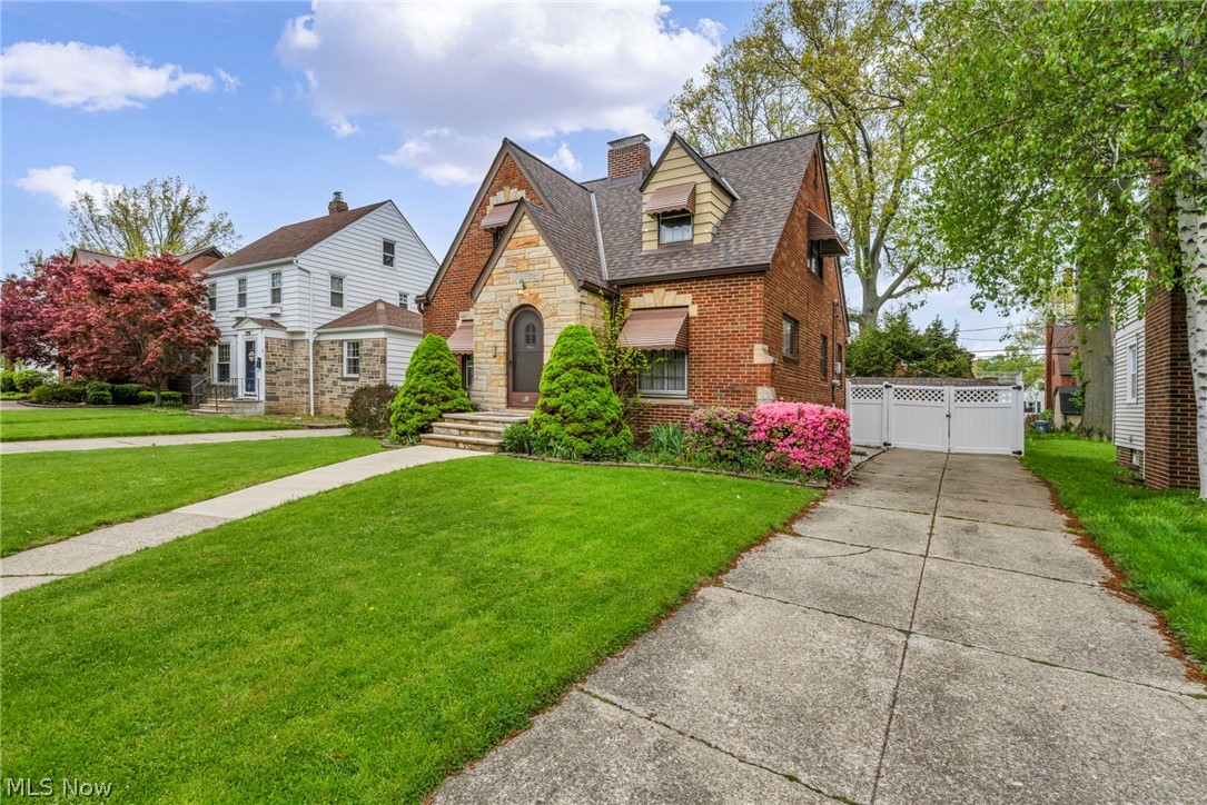 91 E 212th Street Euclid OH 44123
