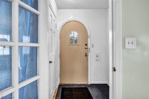 91 E 212th Street Euclid OH 44123