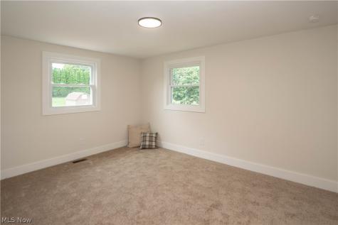 5550 Easton Street Louisville OH 44641