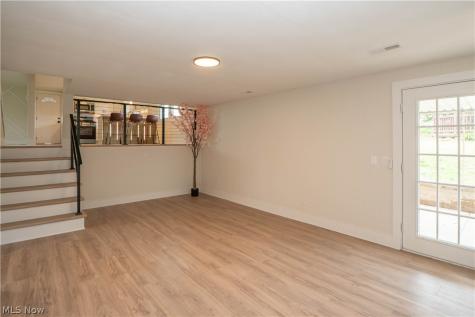 5550 Easton Street Louisville OH 44641