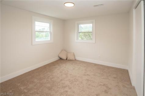 5550 Easton Street Louisville OH 44641