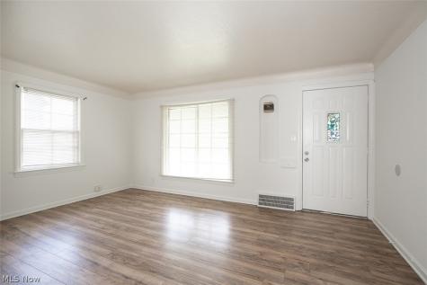 5219 Henry Street Maple Heights OH 44137