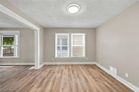 1305 Spring Road Cleveland OH 44109