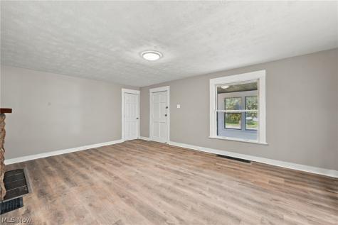 1305 Spring Road Cleveland OH 44109