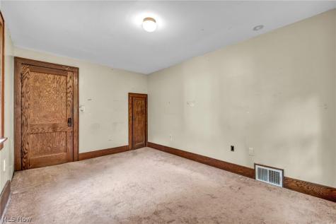 1494 Lakeland Avenue Akron OH 44320
