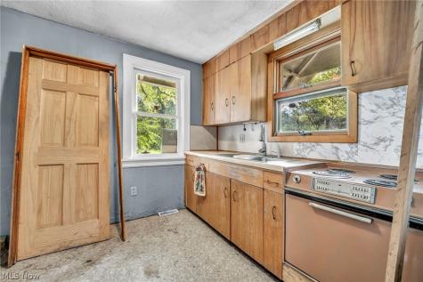 1494 Lakeland Avenue Akron OH 44320
