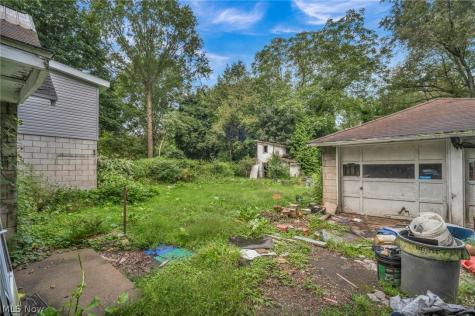 1494 Lakeland Avenue Akron OH 44320