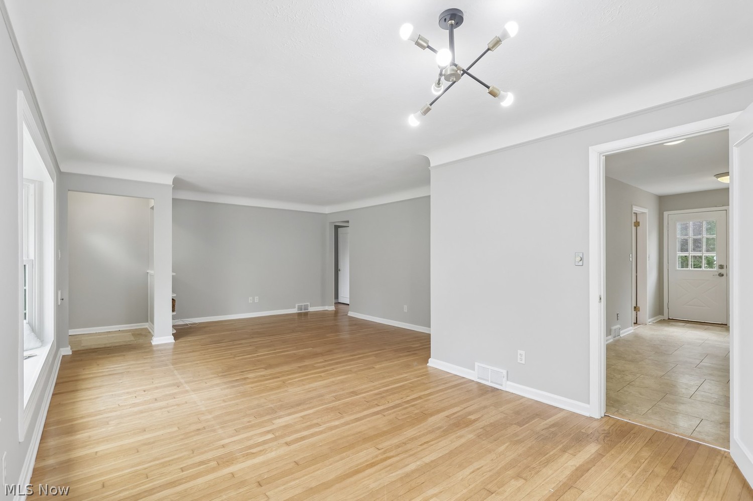 26815 E Oviatt Road Bay Village OH 44140