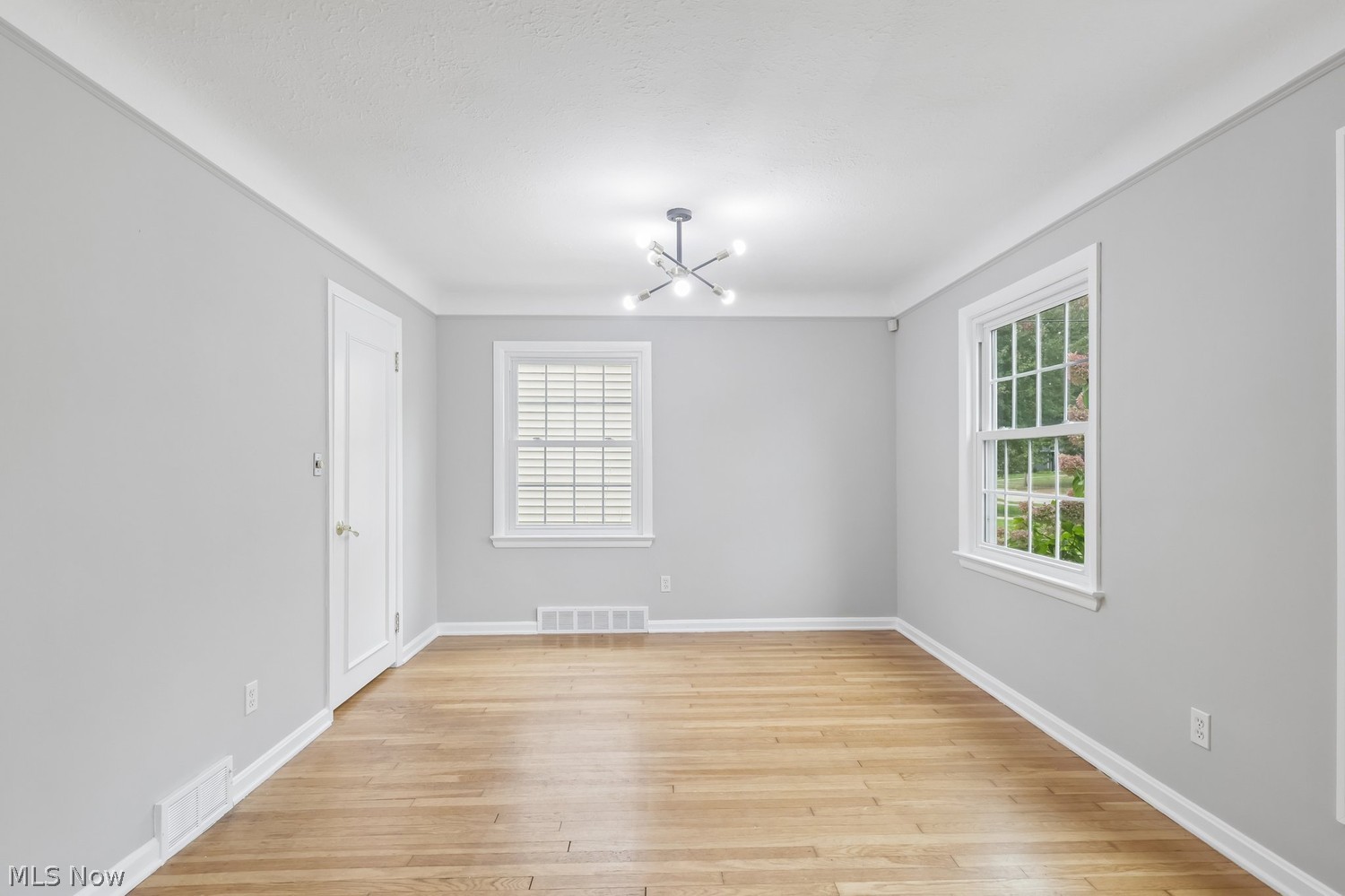 26815 E Oviatt Road Bay Village OH 44140
